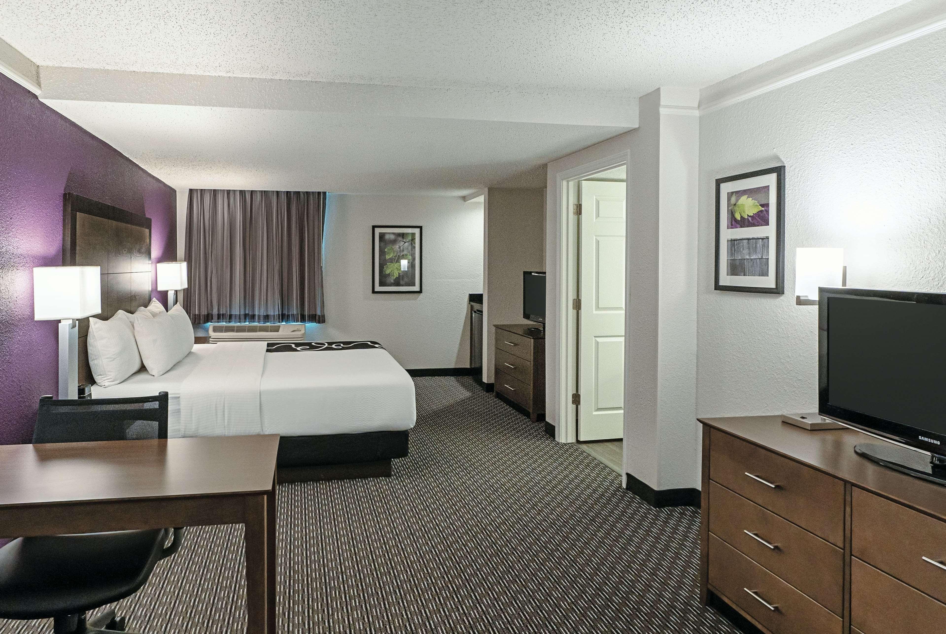 Отель La Quinta By Wyndham Lubbock West Medical Center Экстерьер фото