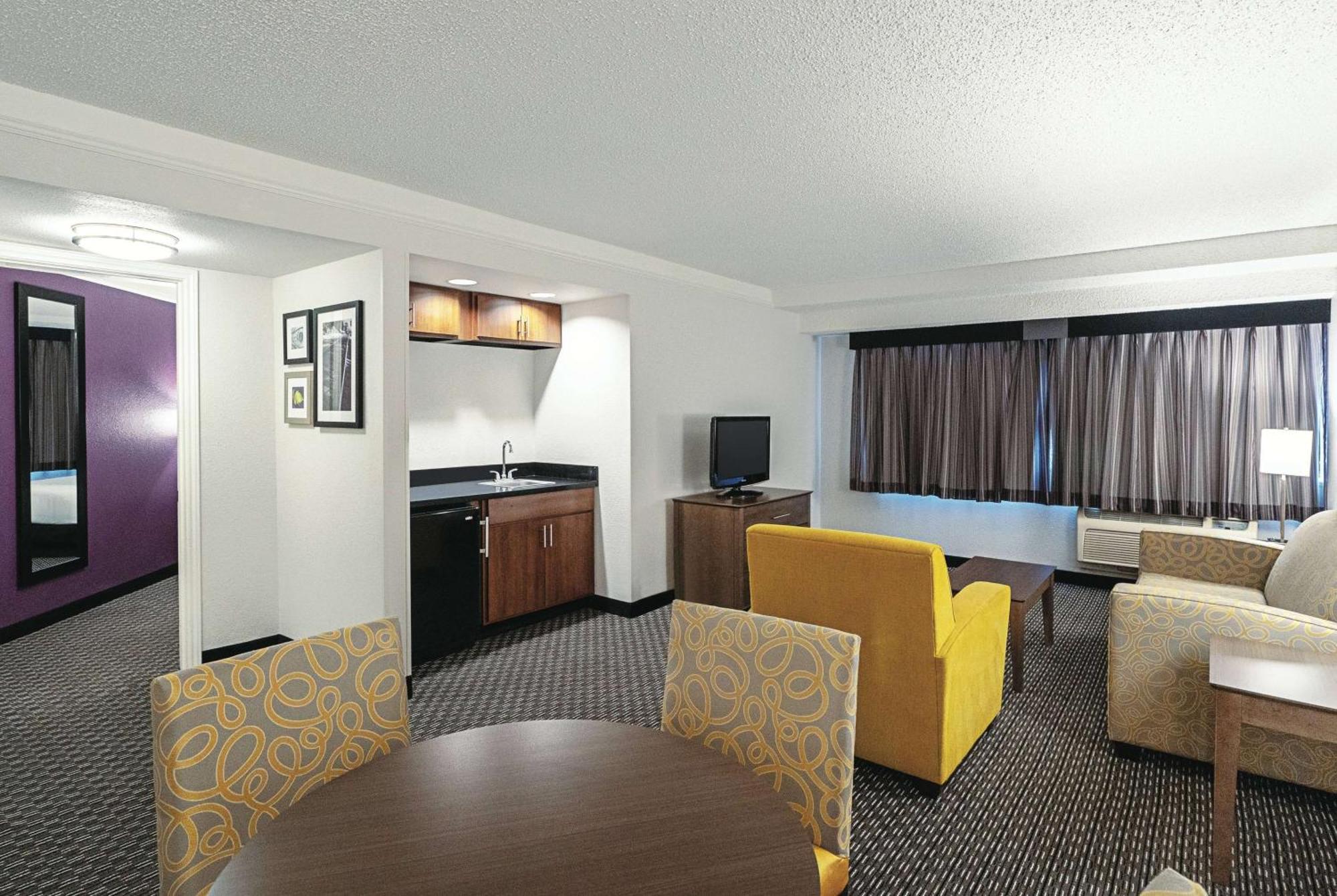 Отель La Quinta By Wyndham Lubbock West Medical Center Экстерьер фото
