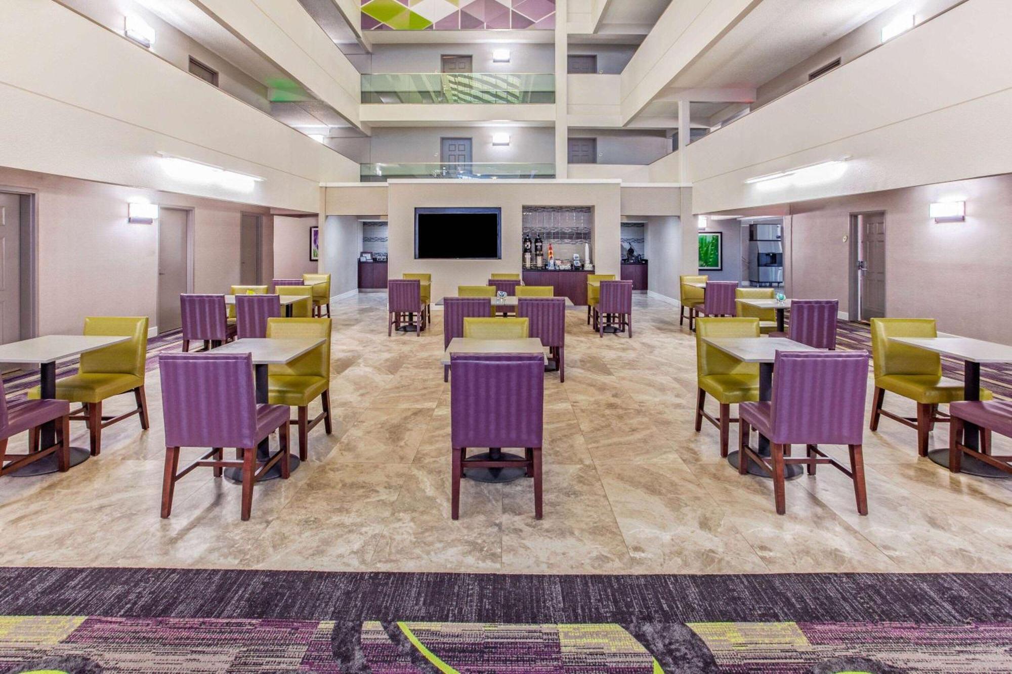Отель La Quinta By Wyndham Lubbock West Medical Center Экстерьер фото