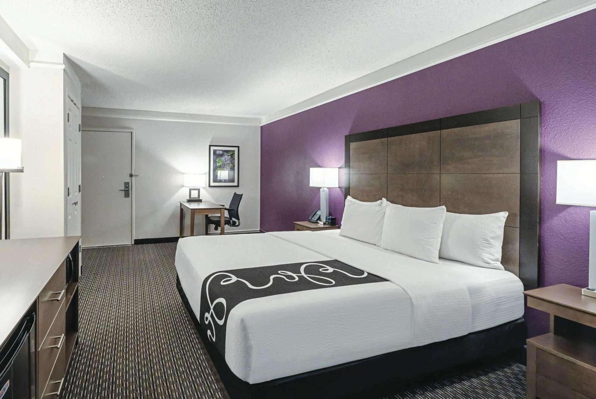 Отель La Quinta By Wyndham Lubbock West Medical Center Экстерьер фото